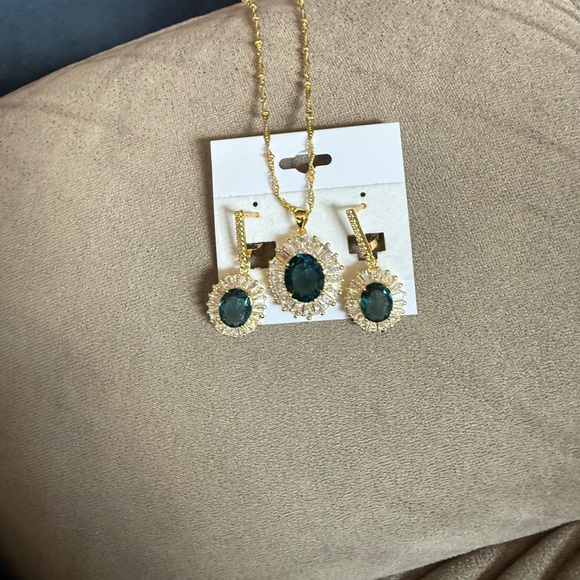 Elegant Gold and deep blue Jewelry Set - Picture 1 of 13